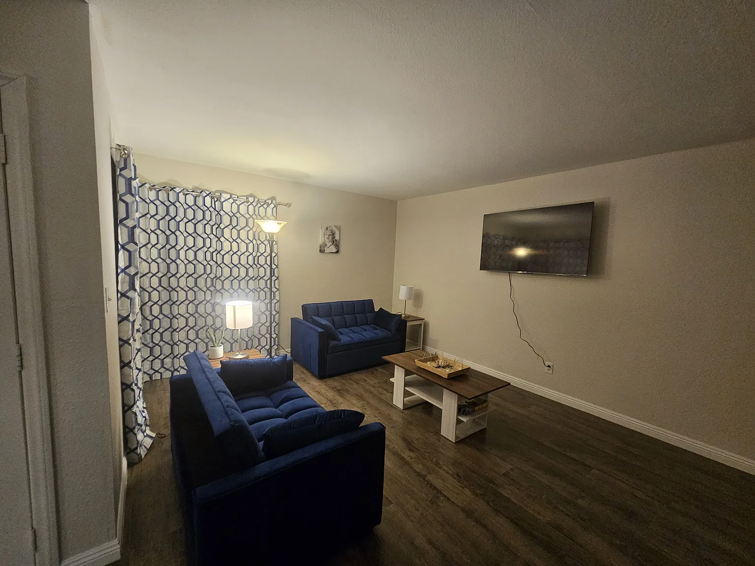 2 bed, $2,000 — Photo 2