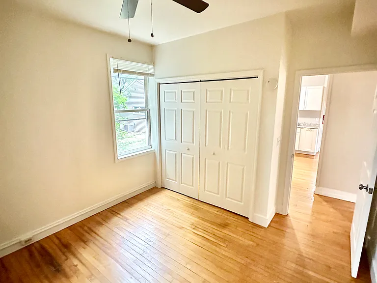 601 Olive Ln #1R — Photo 5