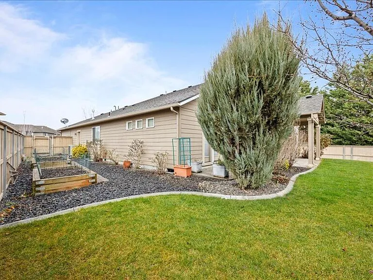 1080 N Montana St — Photo 20