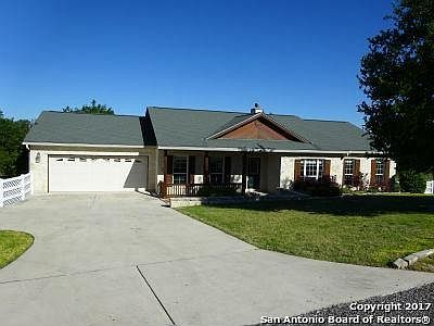 1st image of 475 Oak Hills Dr