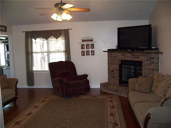 5th image of 288 Harold Dr