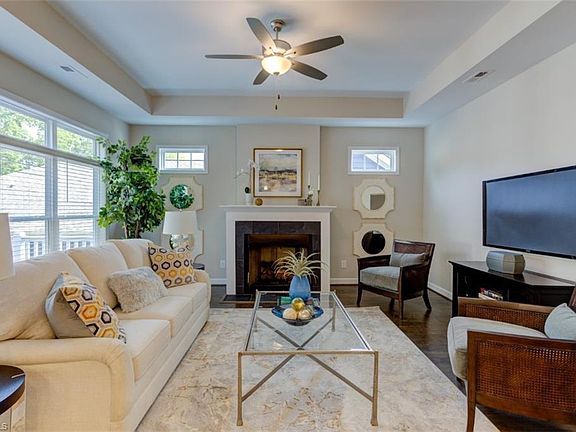 4th image of 2433 Albemarle Ct