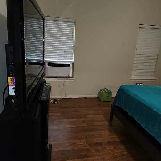 2403 Crystal Dr — Photo 6
