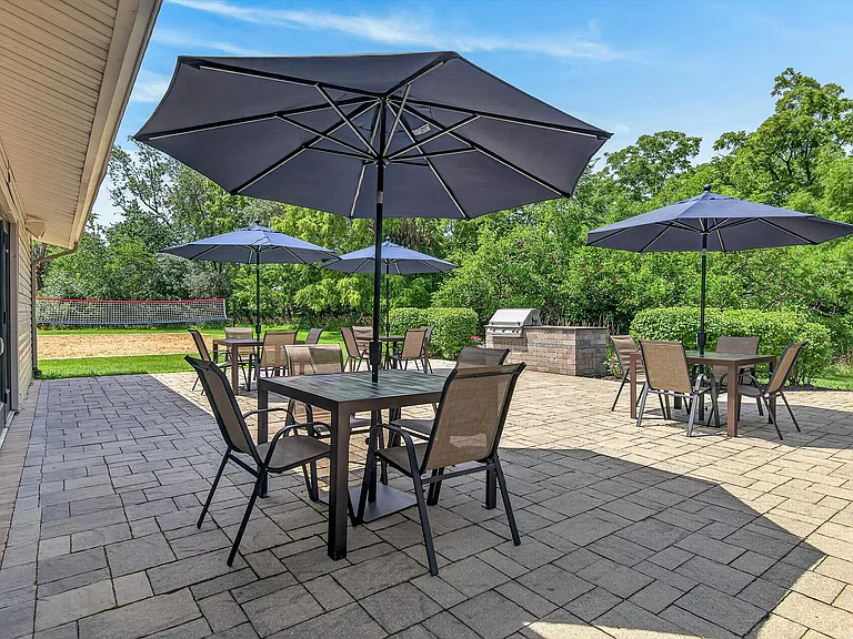 29-Woodlands-29_Clubhouse Patio