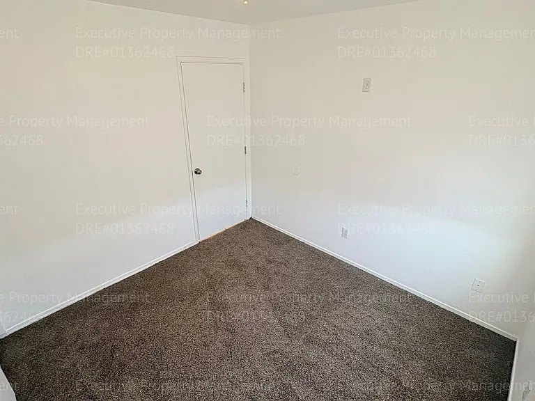 7400 Cross Glade St — Photo 36