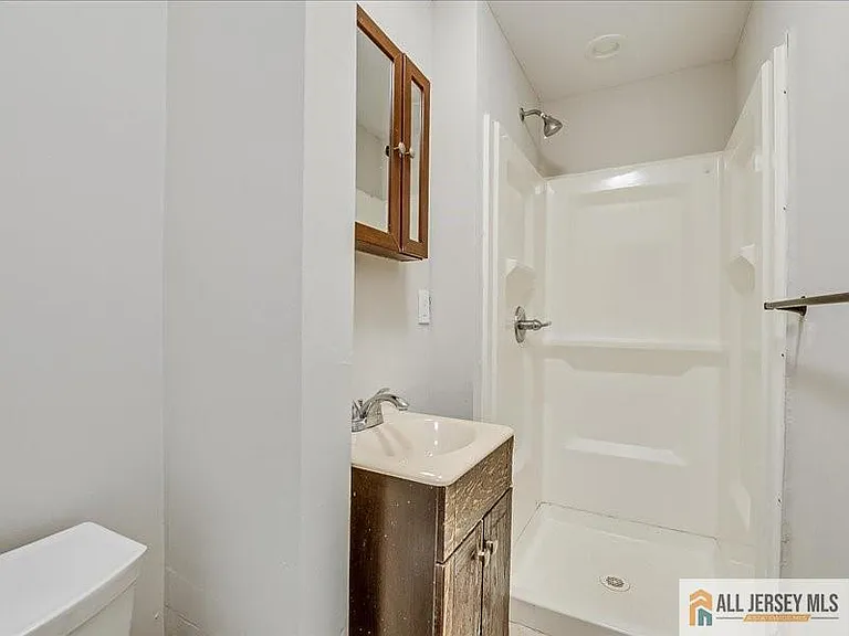 11 Hyde Ave — Photo 9