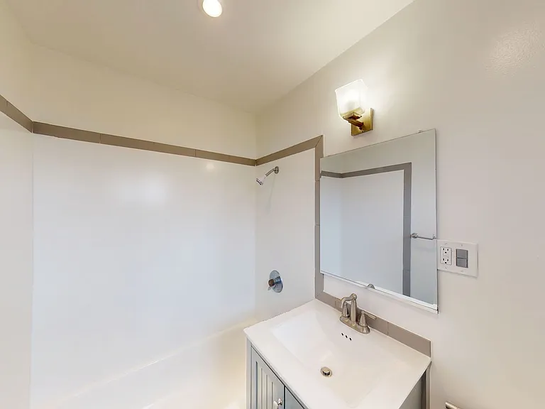 845 Macarthur Blvd — Photo 14