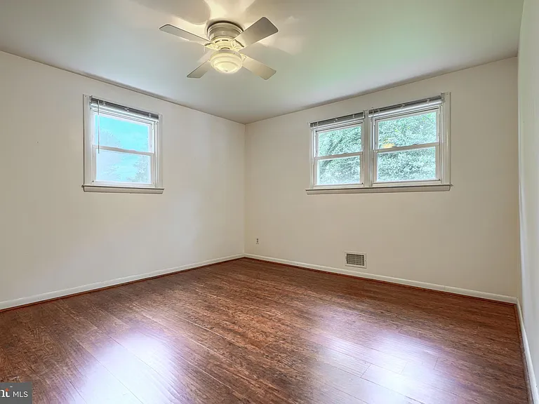 112 Springside Dr — Photo 12