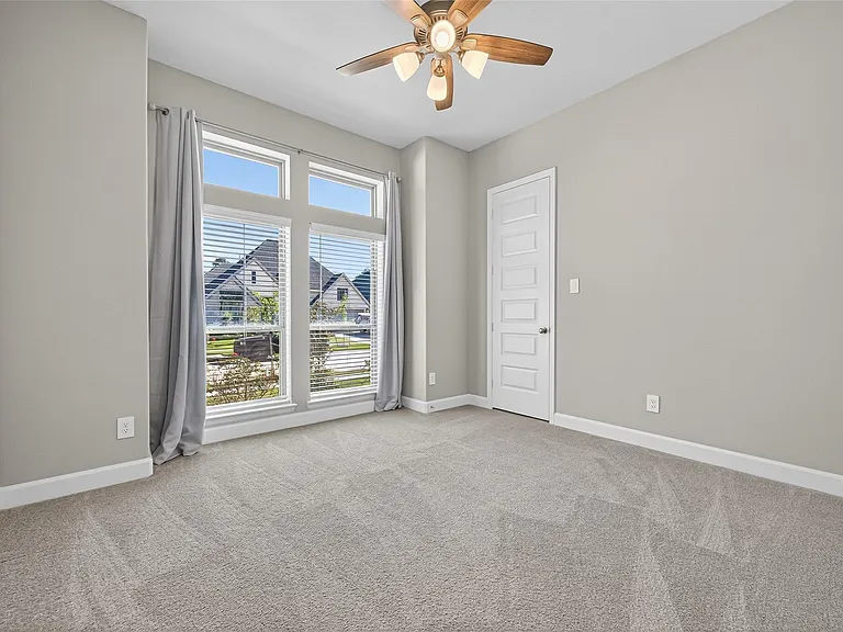 15330 Legacy Park Way — Photo 39