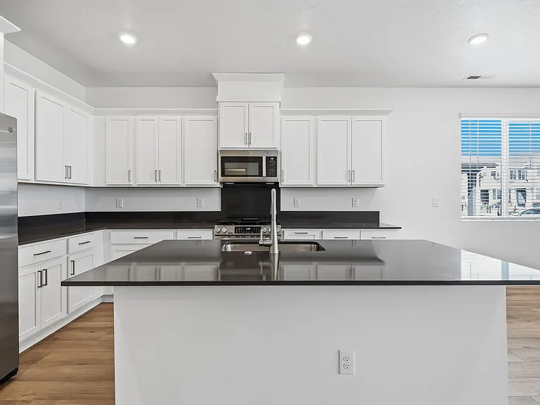 4177 W Perspective St — Photo 5