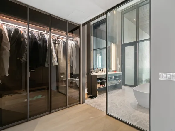 522 West 29th Street image 10 of 20