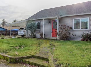 747 SE Hankel St, Dallas, OR