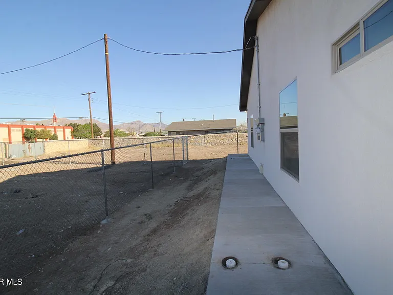517 Val Verde St #B — Photo 47