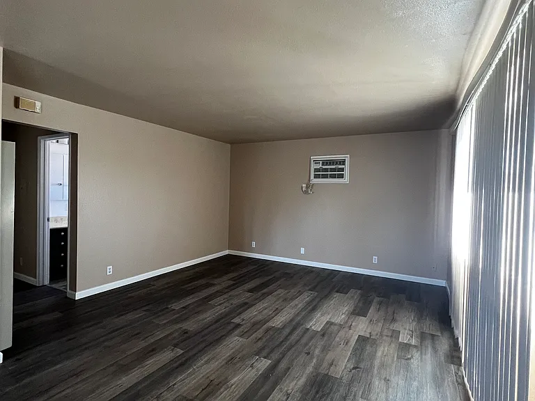 340 S Fairmont Ave #A — Photo 10