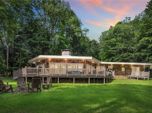 231 Point Circle Dr, Central City, PA 15926