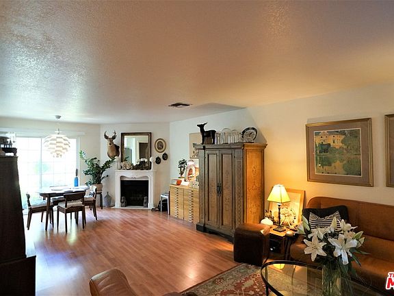 3rd image of 102 S Manhattan Pl APT 108
