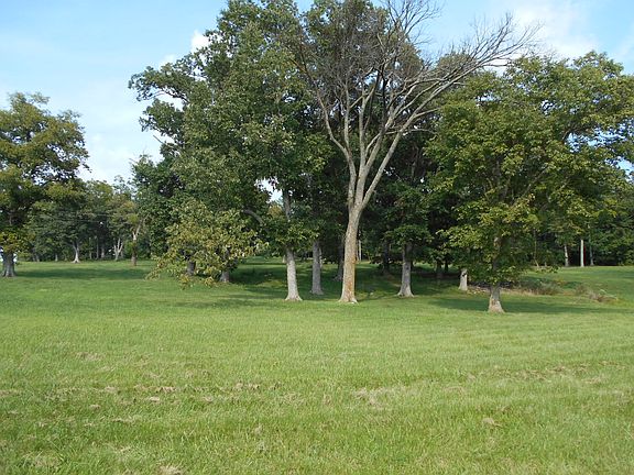 2nd image of Oakwood Ln