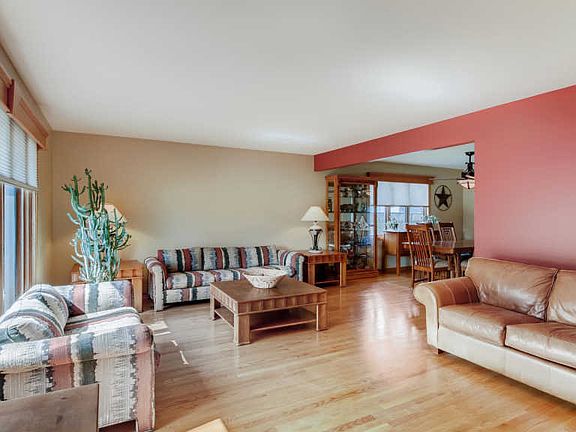 4th image of 16119 Alexandria Dr
