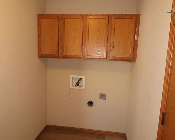 1607 Clover Dr — Photo 18