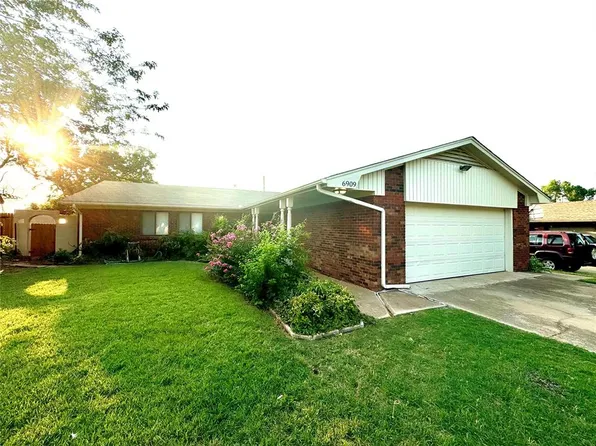 6909 N Grove Ave, Warr Acres, OK 73132