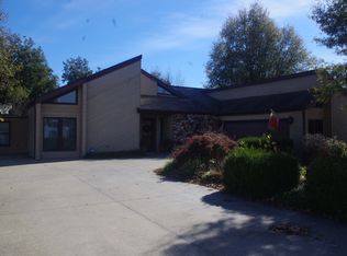 28 Dement Rd, Sikeston, MO 63801