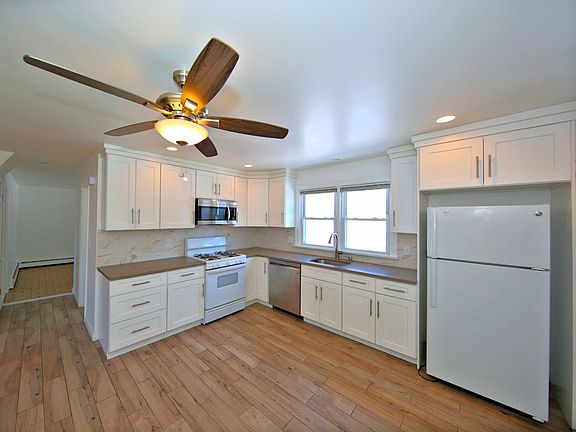 2nd image of 118E1 Lincoln Ave