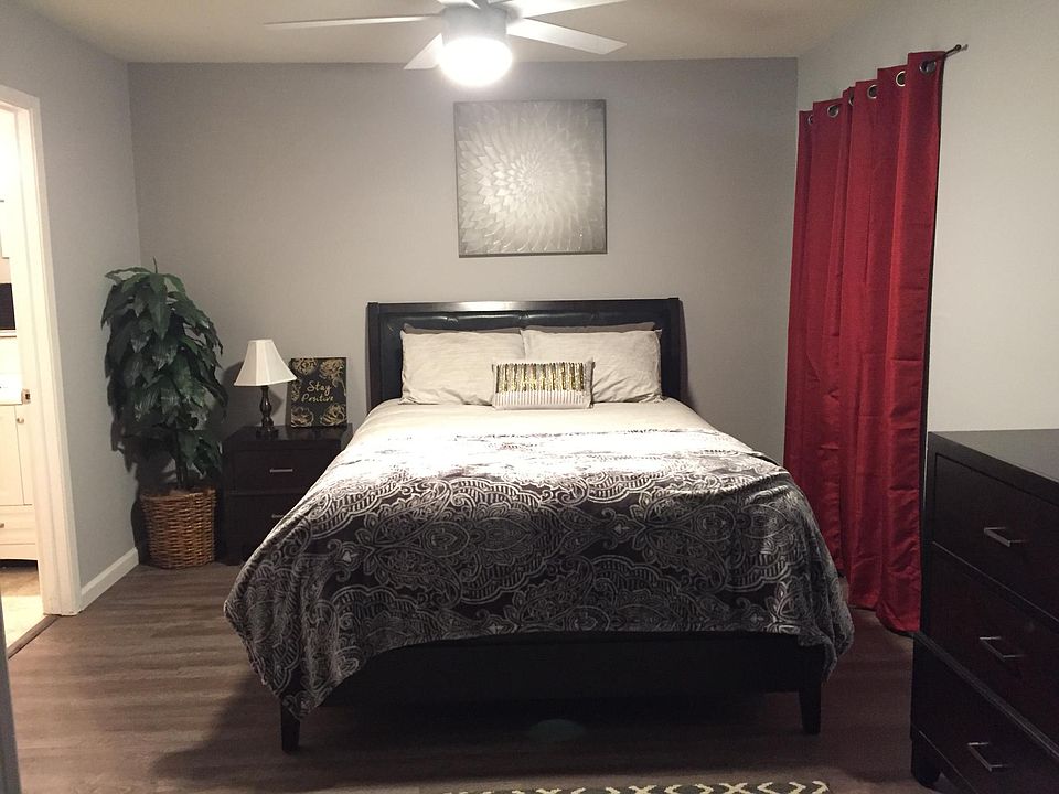 Great size master bedroom with two closets