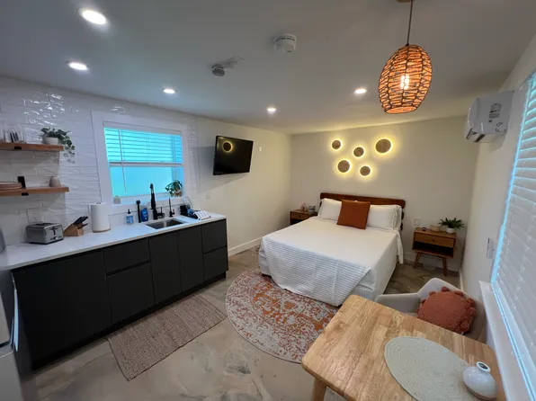 (undisclosed Address), Jacksonville Beach, FL 32250