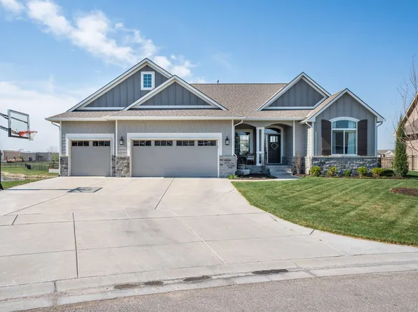 2335 N Lakeside Cir, Andover, KS 67002