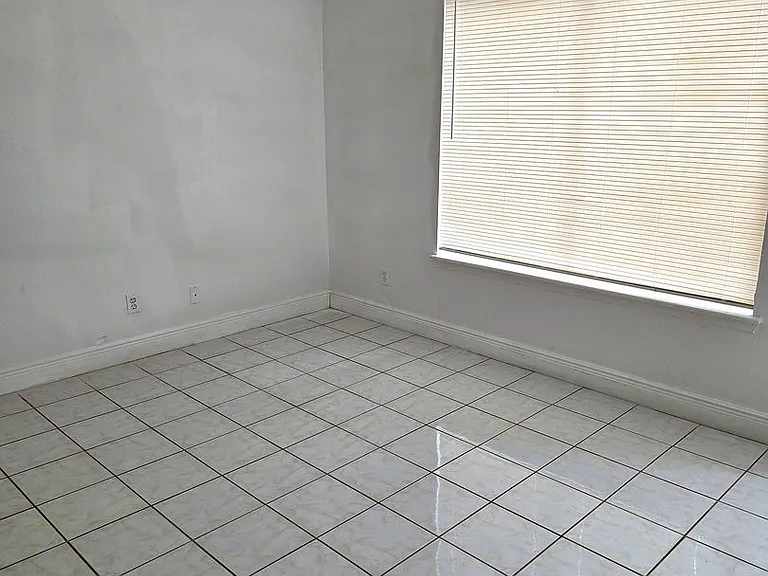3904 Coronation Ct #402 — Photo 6