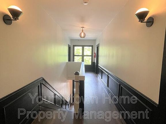 3rd image of 1215 Euclid Ave NE Unit 7