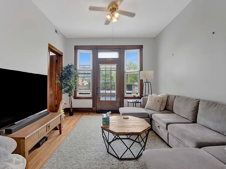 2337 W Thomas St #3F — Photo 3
