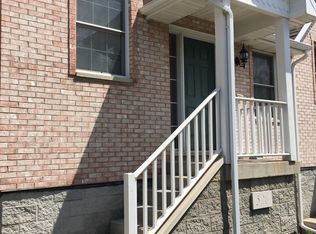 526 N Loves Rd, Cortland, IL 60112