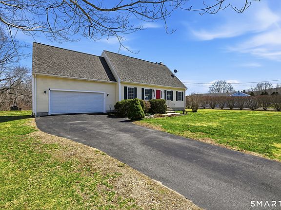 2nd image of 11 Wawecus Hill Road