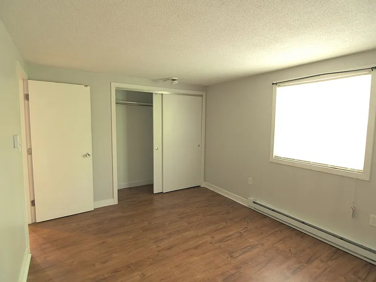 10 Renshaw Dr — Photo 12
