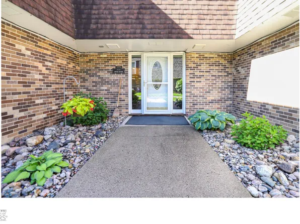 525 6th Ave W APT 5, West Fargo, ND 58078