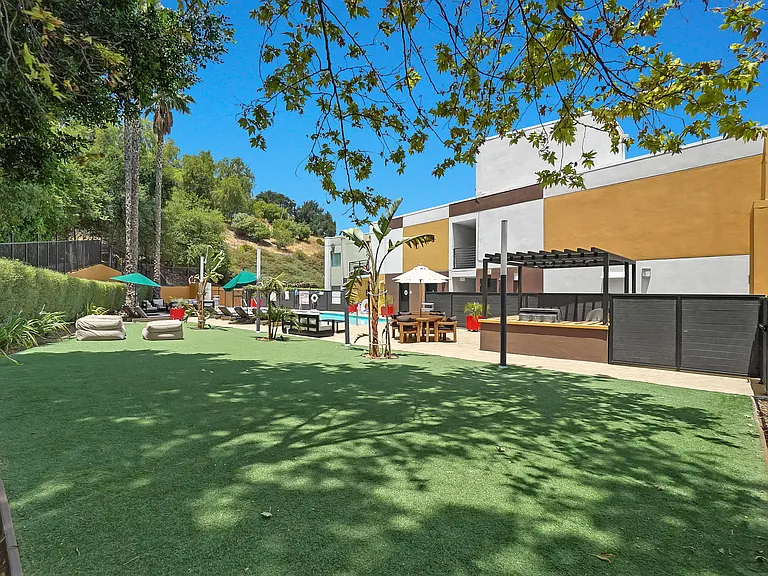 Legado Encino — Photo 18