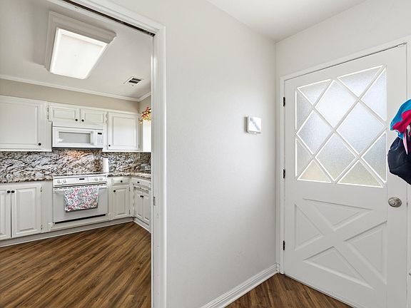 5th image of 2116 N Woodridge Way