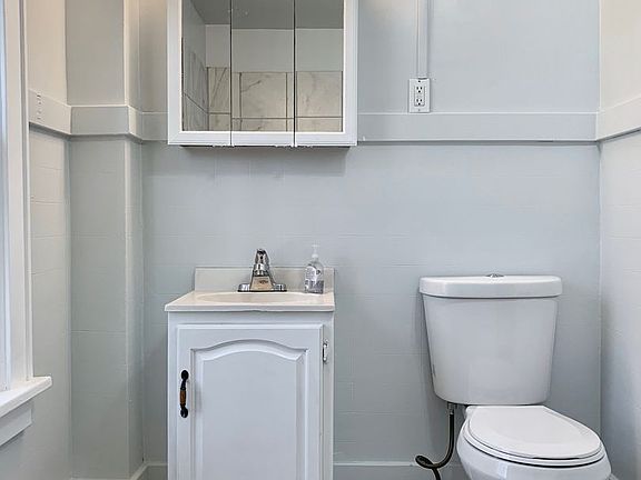 5th image of 1880 Sanford St #2
