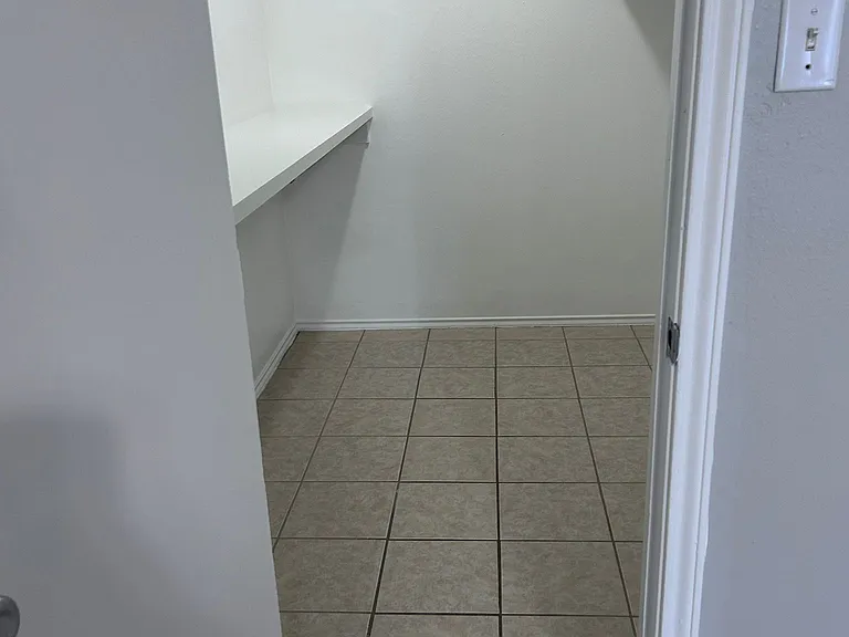 2308 W Elisa Ln #8 — Photo 8