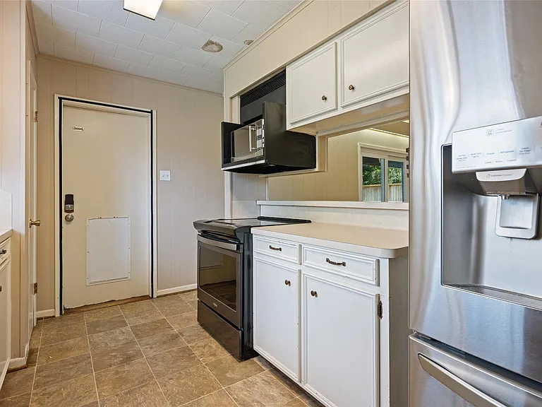 3808 Avenue O — Photo 20