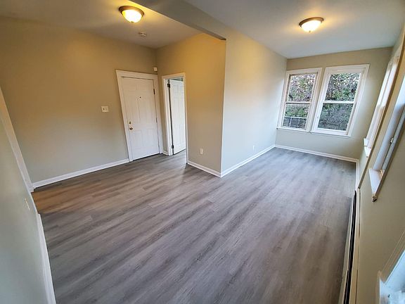 3rd image of 186 Munn Ave #2L