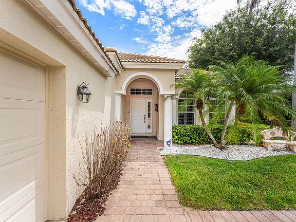 3rd image of 4717 NW Winter Oak Court