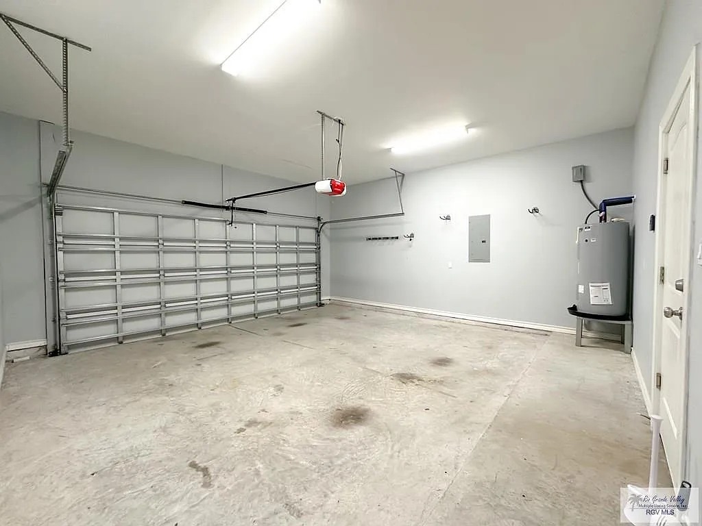 4 bed, 3.0 bath, 2774 sqft, $2,700 — Photo 4