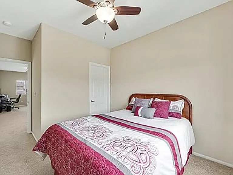 9122 Island Wolf Ave — Photo 22