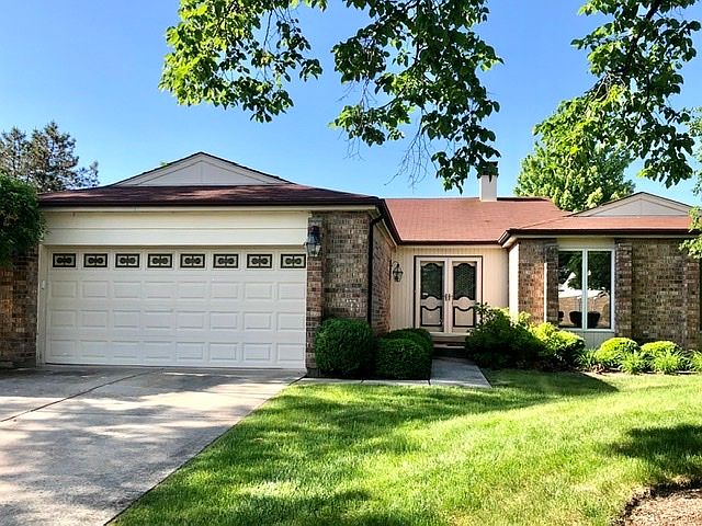 1st image of 139 Arrowwood Dr