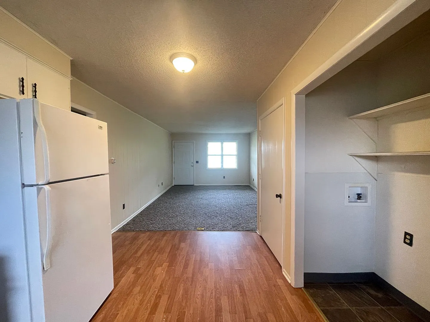 5338 South Hutchinson Court — Photo 3