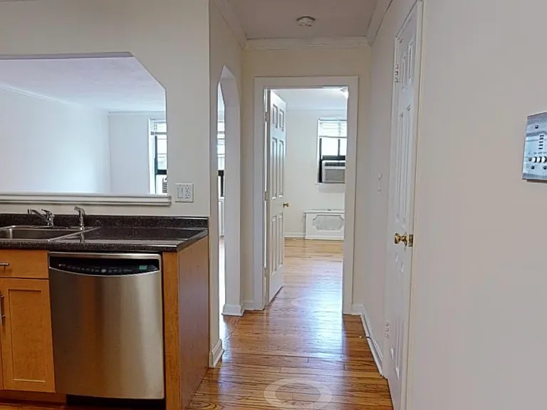 65 Brattle St — Photo 3