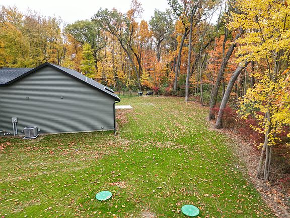 5th image of 54883 Black Oak Ct