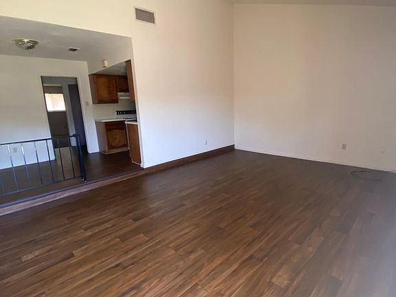 3rd image of 3722 Thornberry Ct